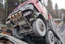Фото - В Красноярском крае автомобильный мост провалился под грузовиком