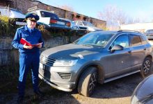 Фото - В Калуге у чиновника конфисковали VW Touareg, который не соответствовал его доходам
