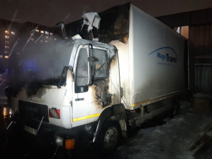Фото - В Сургуте мужчина заживо сгорел в кабине припаркованного грузовика